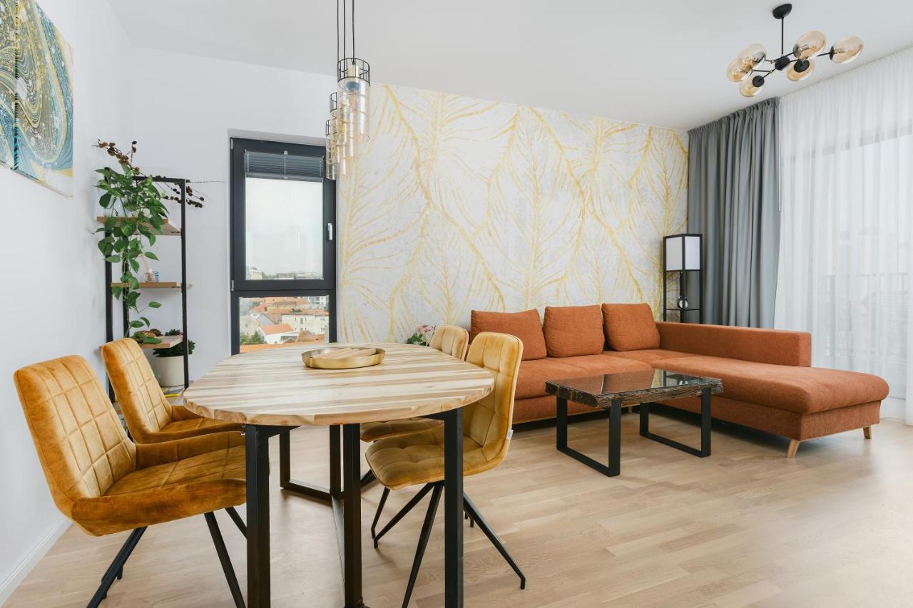 The Forest - Luxe With Free Secured Parking Apartment